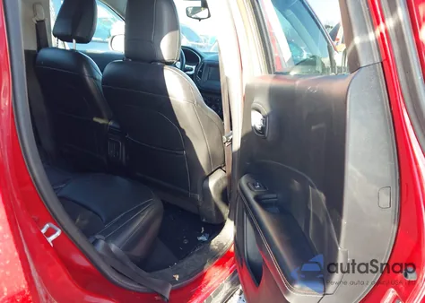 2019 Jeep Compass Latitude 4X4 z USA, uszkodzony, nr VIN 3C4NJDBBXKT813165